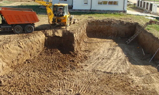 Рытье котлованов под фундамент в Верхней Пышме – цена от 2622 руб. за м3 | 2Землекопа-Врх