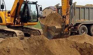 Выкопать яму экскаватором в Верхней Пышме от 944 руб. - 2Землекопа-Врх