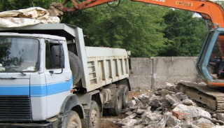 Вывоз строительного мусора с участка в Верхней Пышме недорого от 1574 руб. | 2Землекопа-Врх
